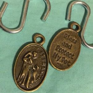 2 Saint Francis of Assisi medals for dog or cat